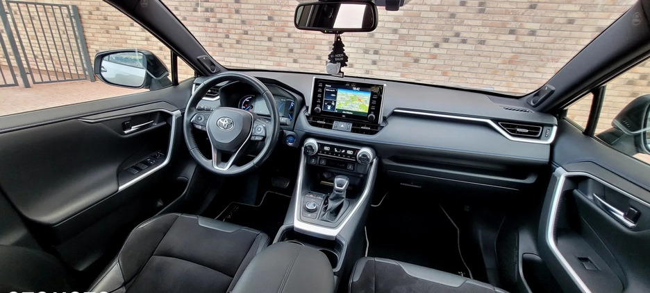 Toyota RAV4 cena 149700 przebieg: 63000, rok produkcji 2020 z Warszawa małe 781